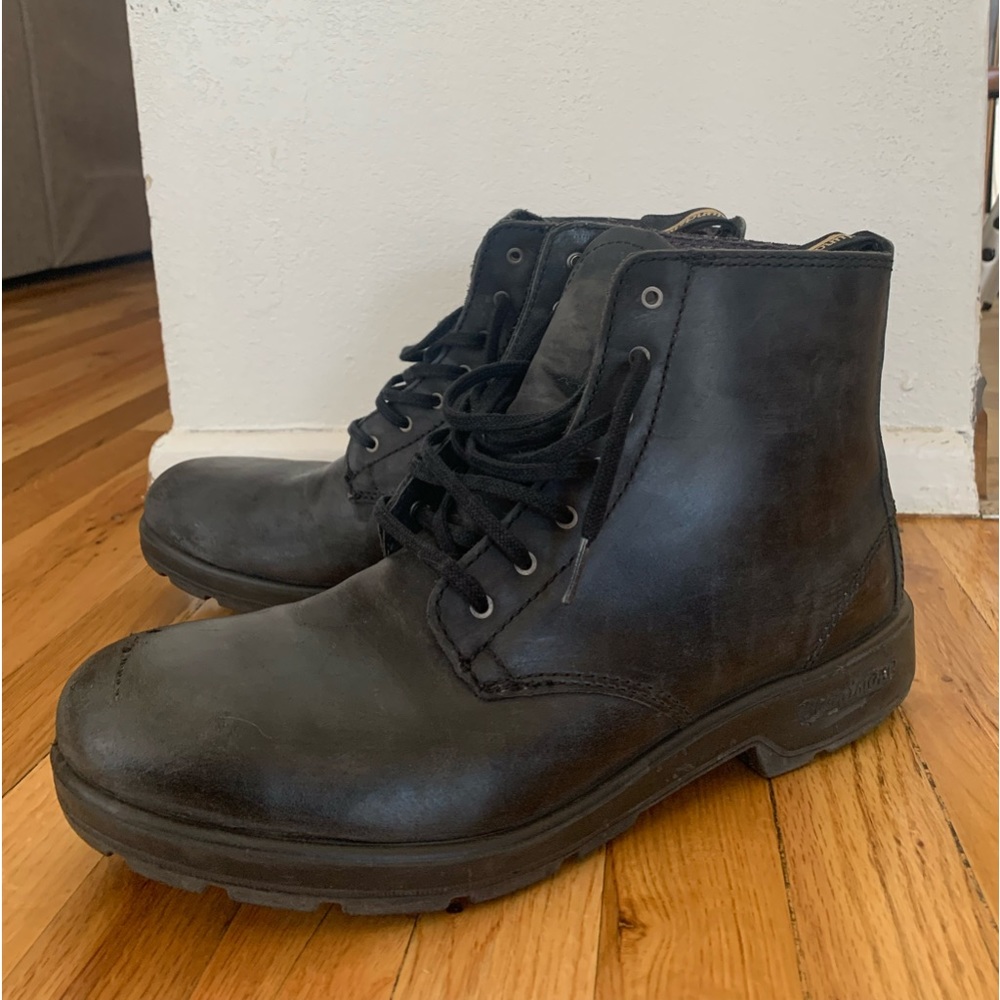 Blundstone lace up, black ankle boot
